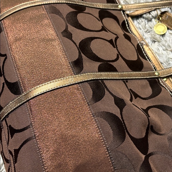 COACH Brown Signature Tote Bag F0767 - 11099 - Picture 8 of 9